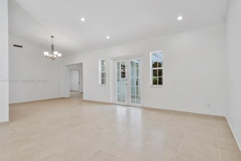 Villa ou maison à louer à Coral Gables, Floride: 3 chambres, 191.19 m2 № 1691125 - photo 17