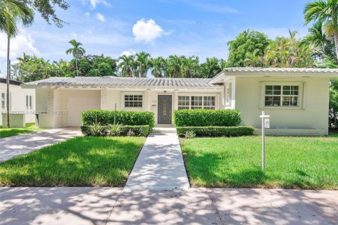 Villa ou maison à louer à Coral Gables, Floride: 3 chambres, 191.19 m2 № 1691125 - photo 1