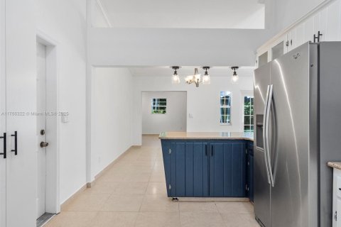 Villa ou maison à louer à Coral Gables, Floride: 3 chambres, 191.19 m2 № 1691125 - photo 21