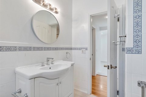 Villa ou maison à louer à Coral Gables, Floride: 3 chambres, 191.19 m2 № 1691125 - photo 13