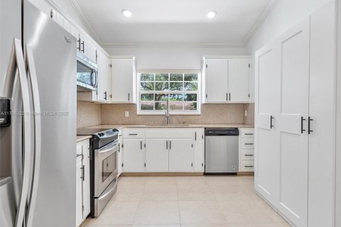 Villa ou maison à louer à Coral Gables, Floride: 3 chambres, 191.19 m2 № 1691125 - photo 20