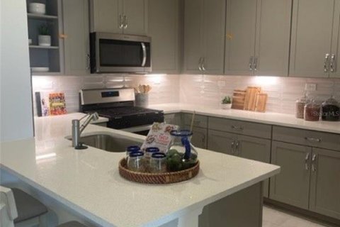 Townhouse in Parrish, Florida 3 bedrooms, 167.87 sq.m. № 1375249 - photo 6