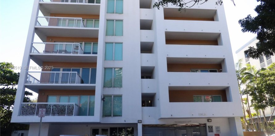 Condo in Miami, Florida, 1 bedroom  № 1994708