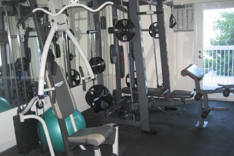 Condo in Miami, Florida, 1 bedroom  № 1994708 - photo 21