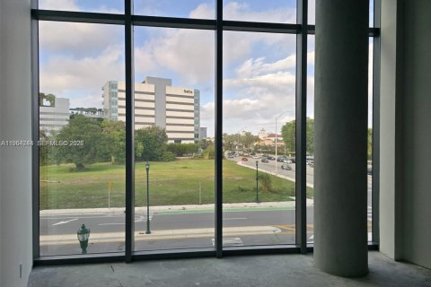 Propiedad comercial en venta en Aventura, Florida № 2026068 - foto 3