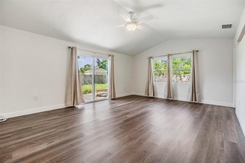 Casa en alquiler en Dunedin, Florida, 4 dormitorios, 131.92 m2 № 1812620 - foto 17