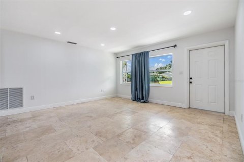 Casa en alquiler en Dunedin, Florida, 4 dormitorios, 131.92 m2 № 1812620 - foto 14