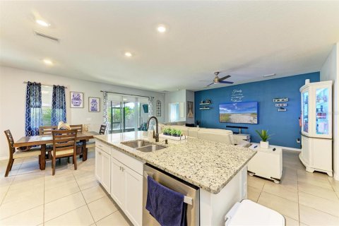 House in Wimauma, Florida 4 bedrooms, 189.06 sq.m. № 1616042 - photo 9