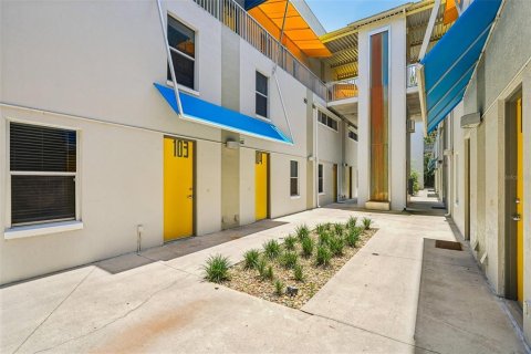 Condo in Gainesville, Florida, 3 bedrooms № 2215078 - photo 24