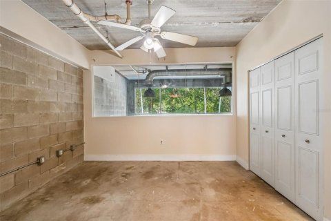 Condo in Gainesville, Florida, 3 bedrooms № 2215078 - photo 18