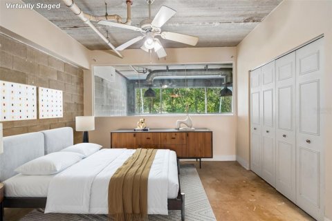 Condo in Gainesville, Florida, 3 bedrooms № 2215078 - photo 17