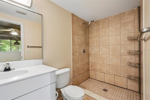 Condo in Gainesville, Florida, 3 bedrooms № 2215078 - photo 20