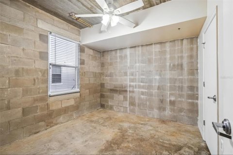 Condo in Gainesville, Florida, 3 bedrooms № 2215078 - photo 12