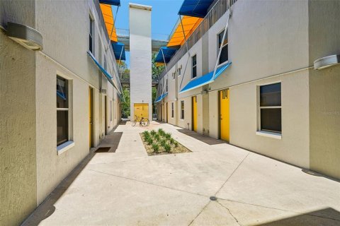Condo in Gainesville, Florida, 3 bedrooms № 2215078 - photo 25