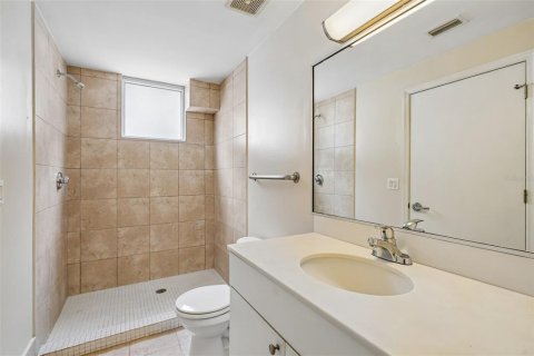 Condo in Gainesville, Florida, 3 bedrooms № 2215078 - photo 23