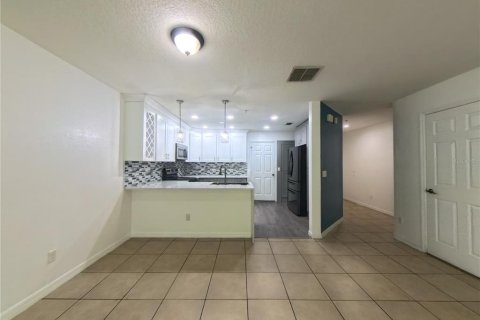 Condo in Orlando, Florida, 3 bedrooms № 2104376 - photo 5
