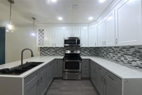 Condo in Orlando, Florida, 3 bedrooms № 2104376 - photo 7