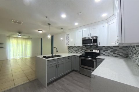Condo in Orlando, Florida, 3 bedrooms № 2104376 - photo 8