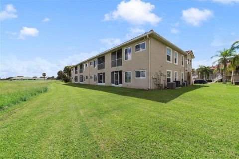 Copropriété à louer à Kissimmee, Floride: 3 chambres, 105.54 m2 № 2413923 - photo 24
