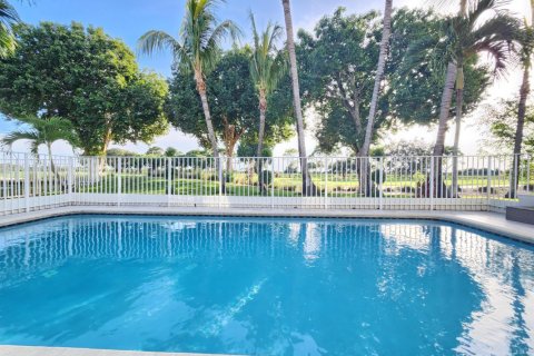 Villa ou maison à louer à Wellington, Floride: 5 chambres, 258.64 m2 № 1068254 - photo 1