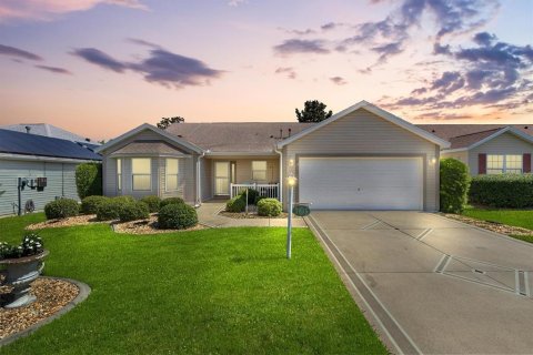 House in The Villages, Florida 3 bedrooms, 172.24 sq.m. № 2304763
