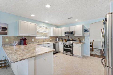 Villa ou maison à vendre à The Villages, Floride: 3 chambres, 172.24 m2 № 2304763 - photo 6