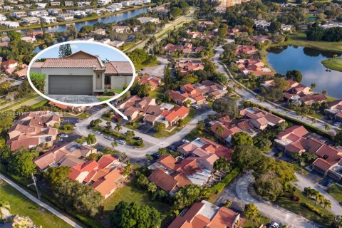 Casa en Weston, Florida 4 dormitorios, 192.4 m2 № 2279569