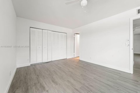 Купить кондоминиум в Делрей-Бич, Флорида 1 спальня, 70.61м2, № 1995816 - фото 13