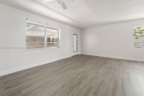 Купить кондоминиум в Делрей-Бич, Флорида 1 спальня, 70.61м2, № 1995816 - фото 5