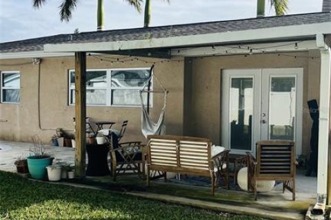House in Kenneth City, Florida 2 bedrooms, 97.83 sq.m. № 1845301 - photo 4