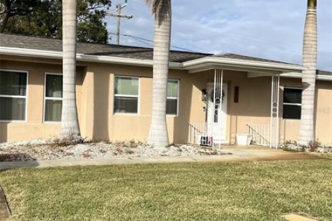 House in Kenneth City, Florida 2 bedrooms, 97.83 sq.m. № 1845301 - photo 1
