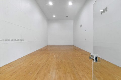 Copropriété à vendre à Pembroke Pines, Floride: 2 chambres, 104.98 m2 № 2414555 - photo 19