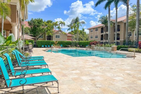 Copropriété à vendre à Pembroke Pines, Floride: 2 chambres, 104.98 m2 № 2414555 - photo 2