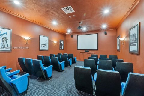 Copropriété à vendre à Pembroke Pines, Floride: 2 chambres, 104.98 m2 № 2414555 - photo 24