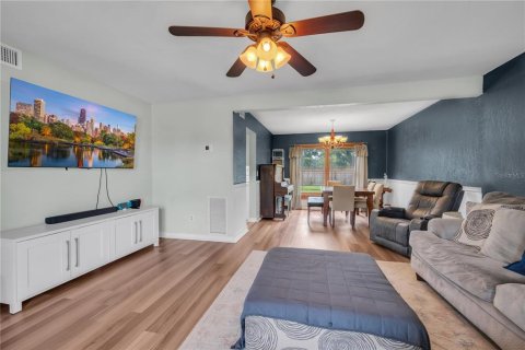 House in Tampa, Florida 4 bedrooms, 157.93 sq.m. № 1873543 - photo 8