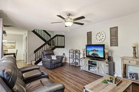 Touwnhouse à vendre à Palm Harbor, Floride: 2 chambres, 124.86 m2 № 1602497 - photo 4