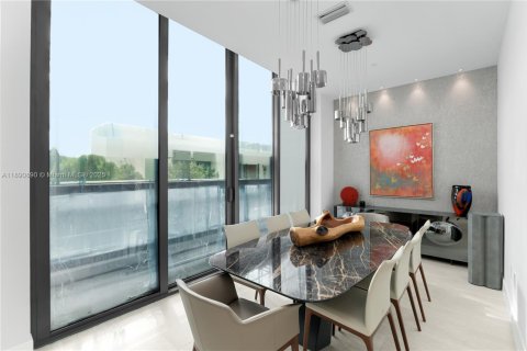 Condominio en venta en Miami, Florida, 3 dormitorios, 294.96 m2 № 1948199 - foto 6