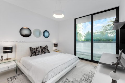 Condominio en venta en Miami, Florida, 3 dormitorios, 294.96 m2 № 1948199 - foto 16