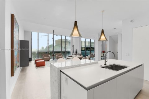 Condominio en venta en Miami, Florida, 3 dormitorios, 294.96 m2 № 1948199 - foto 30