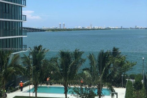 Condominio en venta en Miami, Florida, 3 dormitorios, 294.96 m2 № 1948199 - foto 2