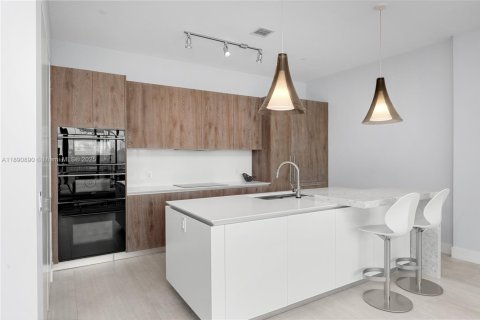 Condominio en venta en Miami, Florida, 3 dormitorios, 294.96 m2 № 1948199 - foto 5