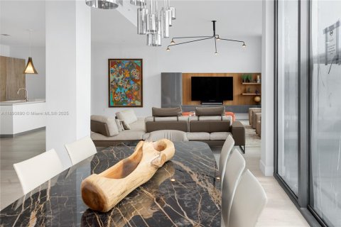 Condominio en venta en Miami, Florida, 3 dormitorios, 294.96 m2 № 1948199 - foto 29