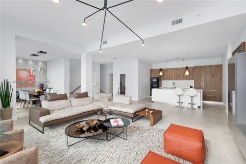 Condominio en venta en Miami, Florida, 3 dormitorios, 294.96 m2 № 1948199 - foto 4