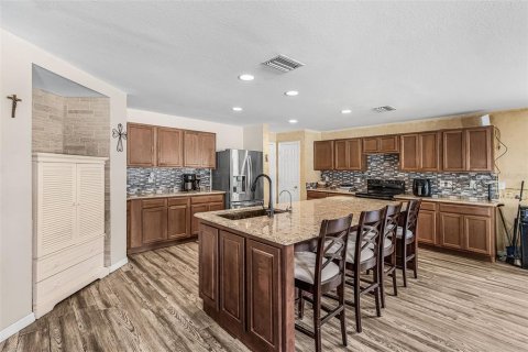 House in North Port, Florida 4 bedrooms, 300.54 sq.m. № 2108919 - photo 9