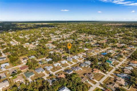 House in North Port, Florida 4 bedrooms, 300.54 sq.m. № 2108919 - photo 23