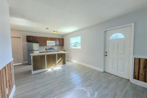 Casa en venta en Orlando, Florida, 3 dormitorios, 162.3 m2 № 1888514 - foto 7
