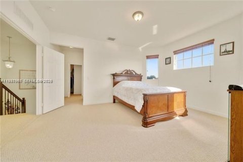 Villa ou maison à louer à Miramar, Floride: 4 chambres, 242.75 m2 № 2051245 - photo 10