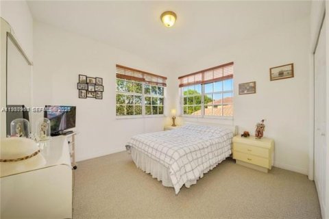 Villa ou maison à louer à Miramar, Floride: 4 chambres, 242.75 m2 № 2051245 - photo 15