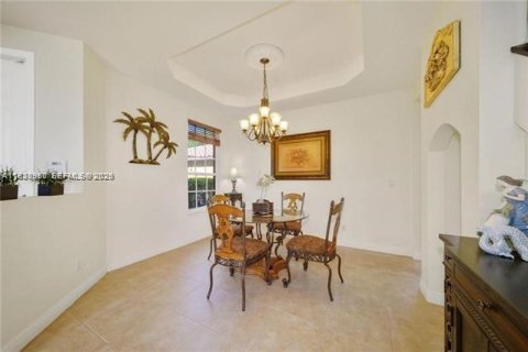 Villa ou maison à louer à Miramar, Floride: 4 chambres, 242.75 m2 № 2051245 - photo 12
