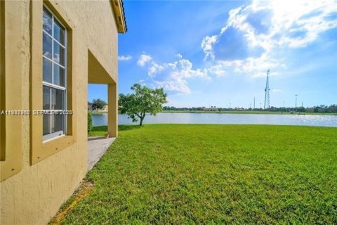 Villa ou maison à louer à Miramar, Floride: 4 chambres, 242.75 m2 № 2051245 - photo 21
